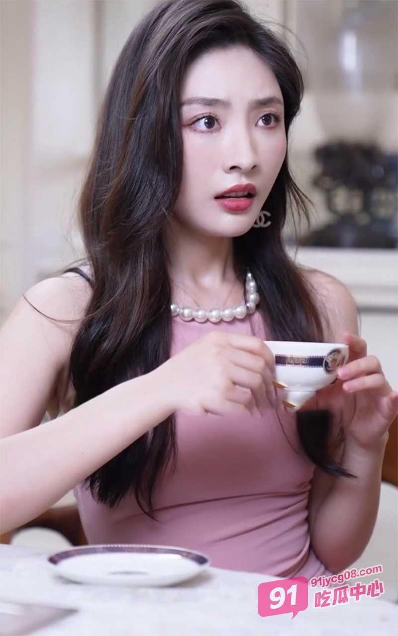 「擦边短剧」一条丝袜引发的血案 性暗示爽点拉满一次性看个够！ 配图2