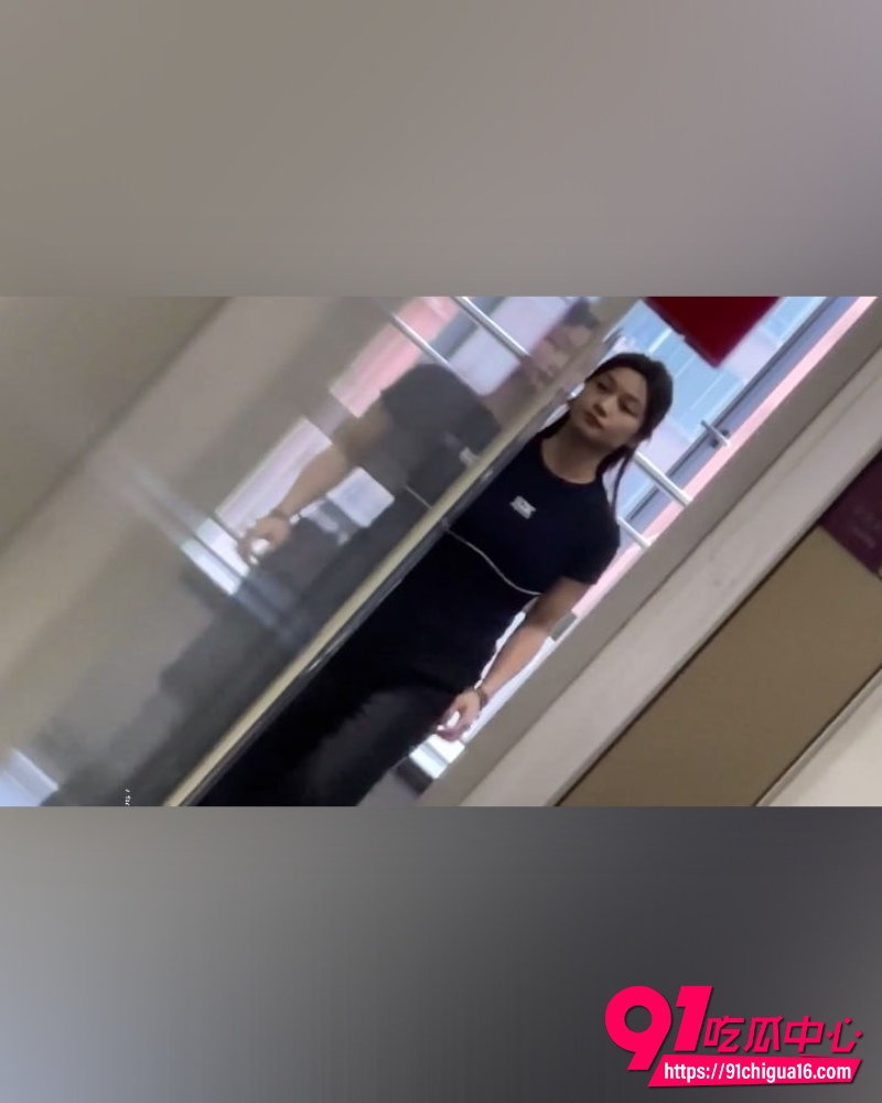 上海男子写字楼偷拍 9 上海男子写字楼偷拍 9