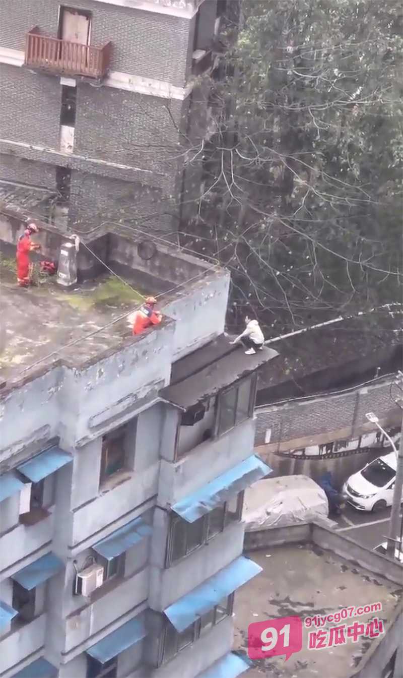 又一纯爱战士倒下！四川男孩因和女友闹分手想不开！ 配图2