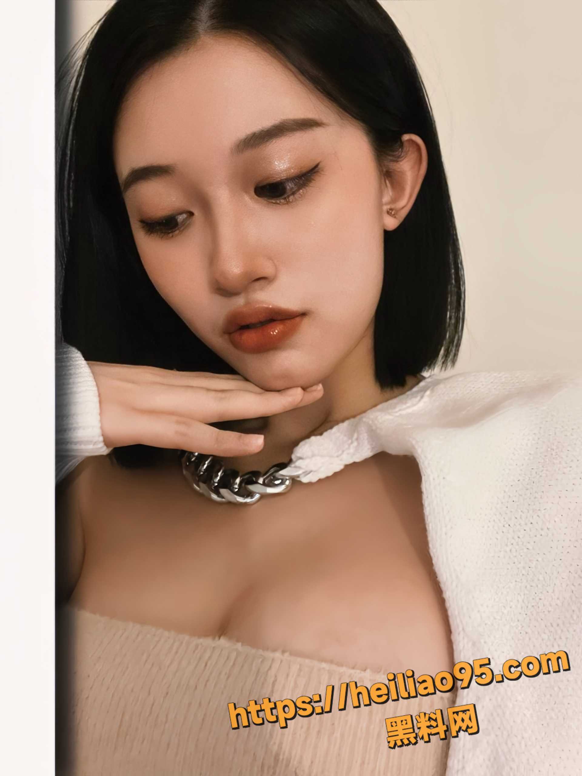 极品高颜值少妇 黑丝情趣性感写真 被男友狠狠调教后高潮失神