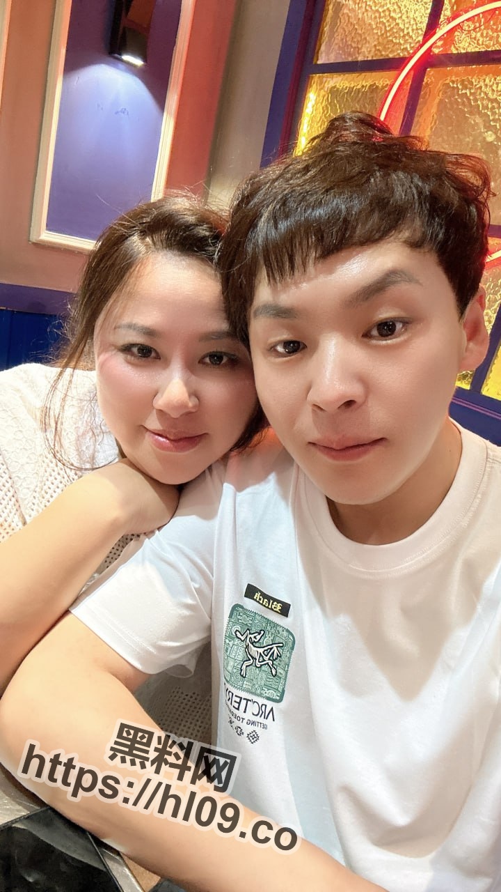 [独家曝光]吉林省延边州汪清县中医院美女医师「汪莹莹」，42岁还玩这么花 ，逼里淫水还是流不停！