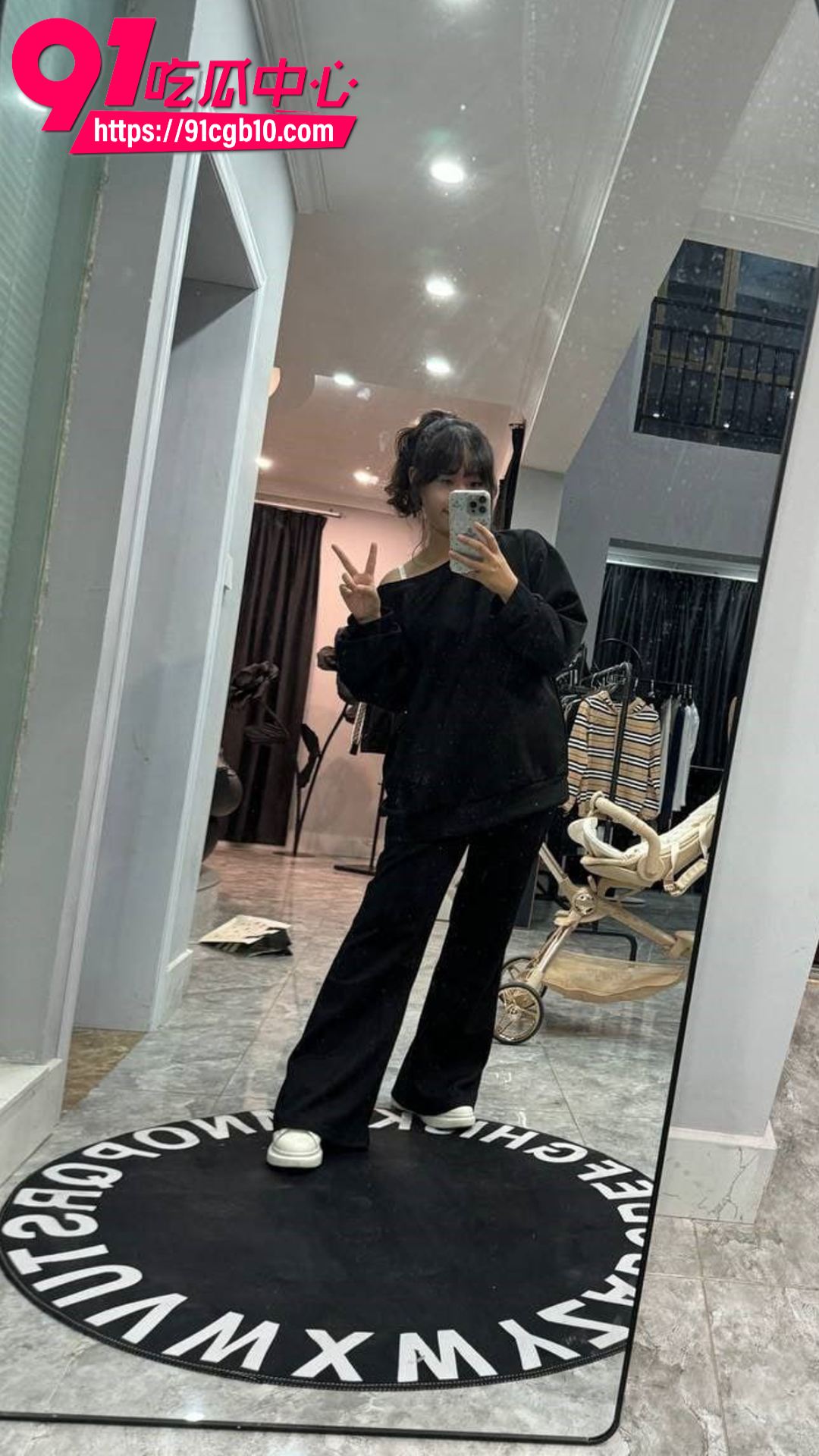 贵州张静玲逾期 裸贷视频被大哥曝光 洗澡自慰抵押视频脱光光和生活照对比反差拉满