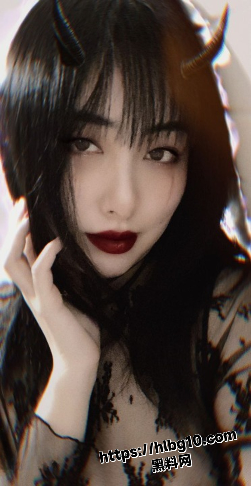 高颜值人妻少妇 大尺度性爱自拍流出 清纯良家口技一流 翘臀遭大屌暴力打桩
