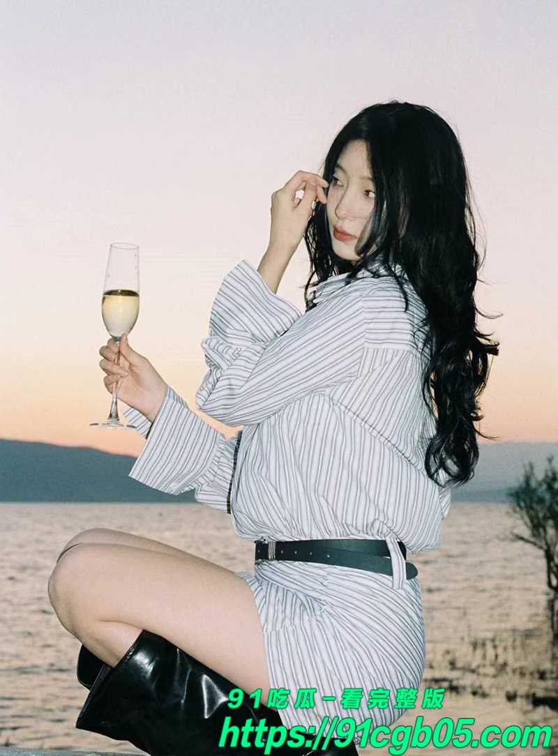 湖南湘潭女大学生陈缪梦 性爱视频流出 化身兔女郎被男友大尺度调教 跪地深喉多体位穿插!