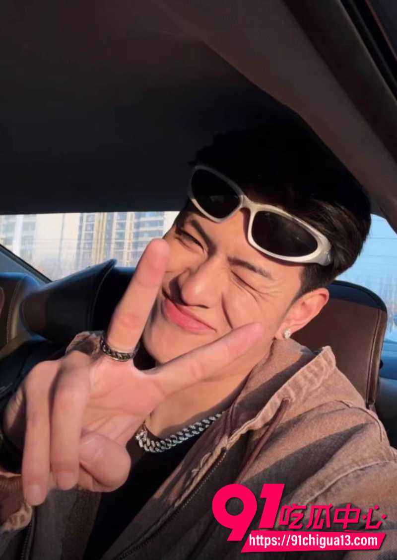 藏族男网红董朱74
