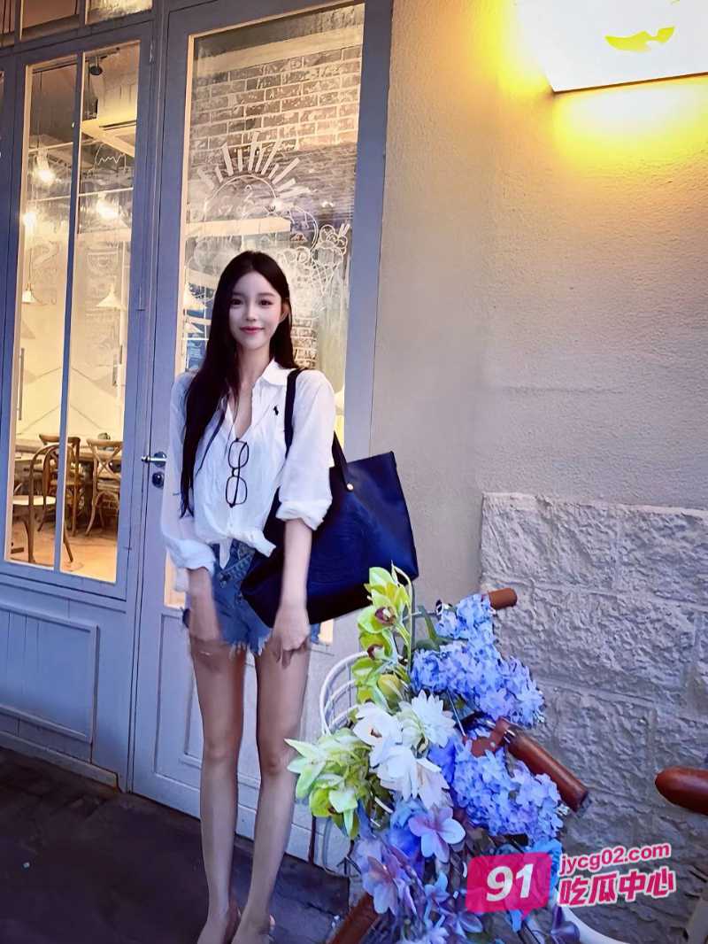 网红Sam老师私拍汇总 床上性爱显露性奴的本性！ 配图4