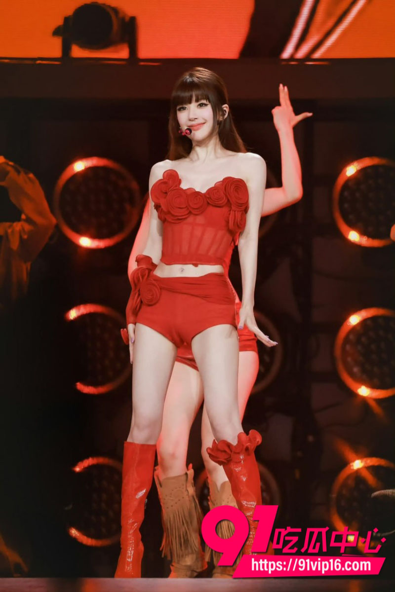 赵露思澳门演唱会穿紧勒短裤凸显骆驼趾户型太好引发全网热议7 赵露思澳门演唱会穿紧勒短裤凸显骆驼趾户型太好引发全网热议7