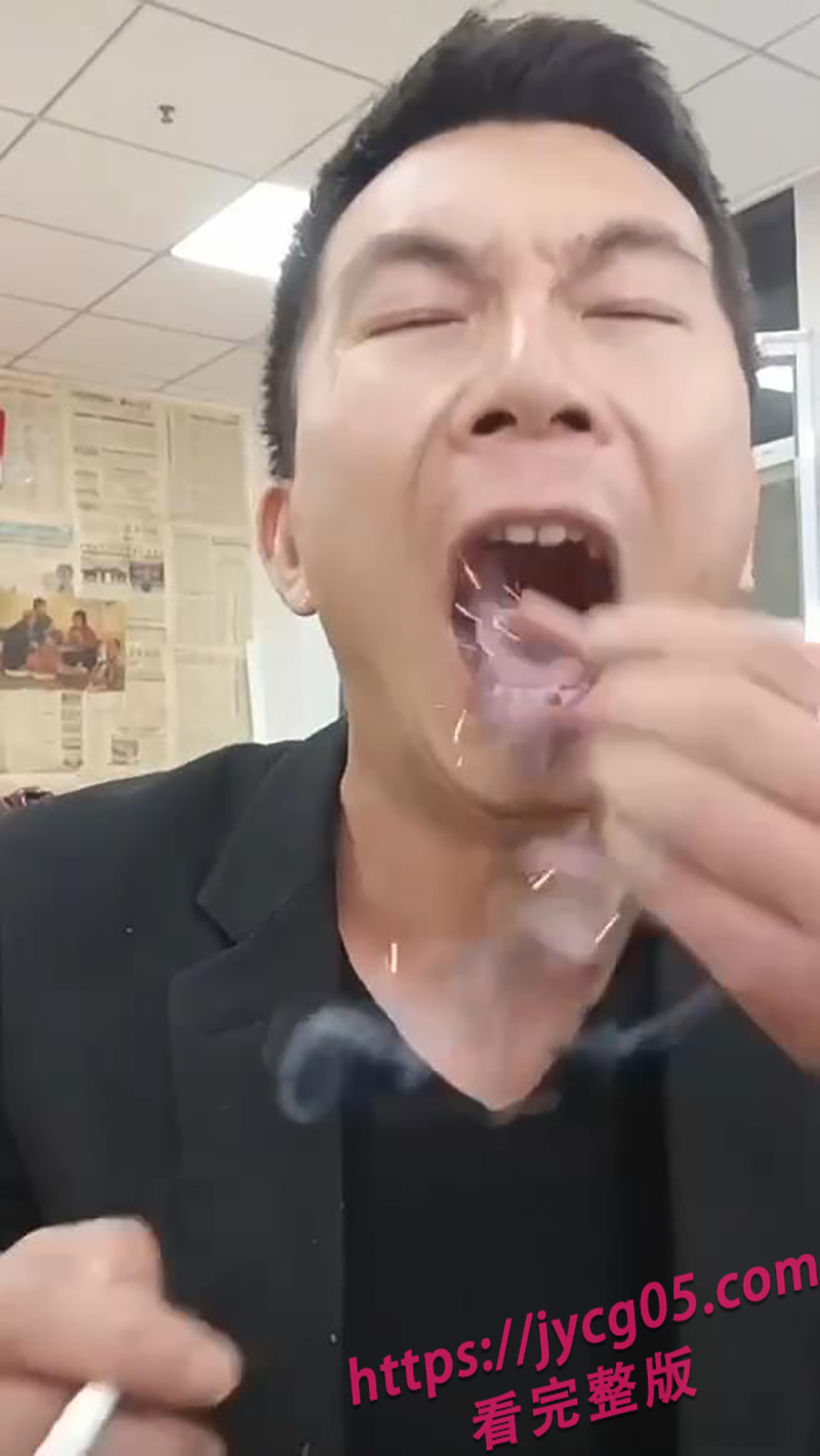 鞭炮塞进嘴里炸出血！低俗整活新下限！ 配图3