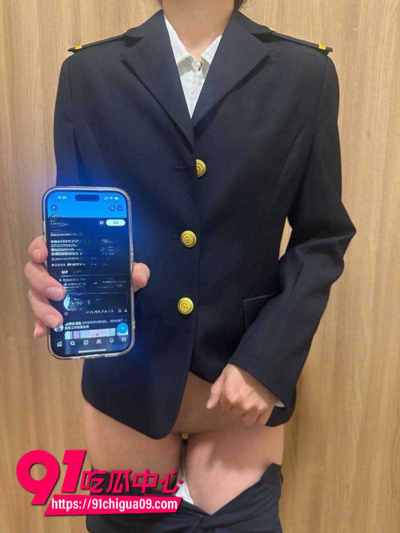 高铁乘务员朱思盈私下竟然是主人的性瘾抖M7 高铁乘务员朱思盈私下竟然是主人的性瘾抖M7