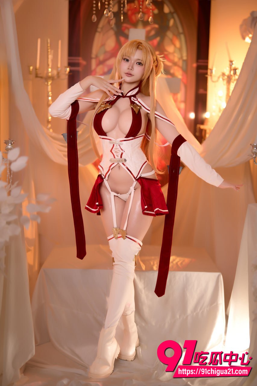 福利姬ZinieQ最新写真作品1