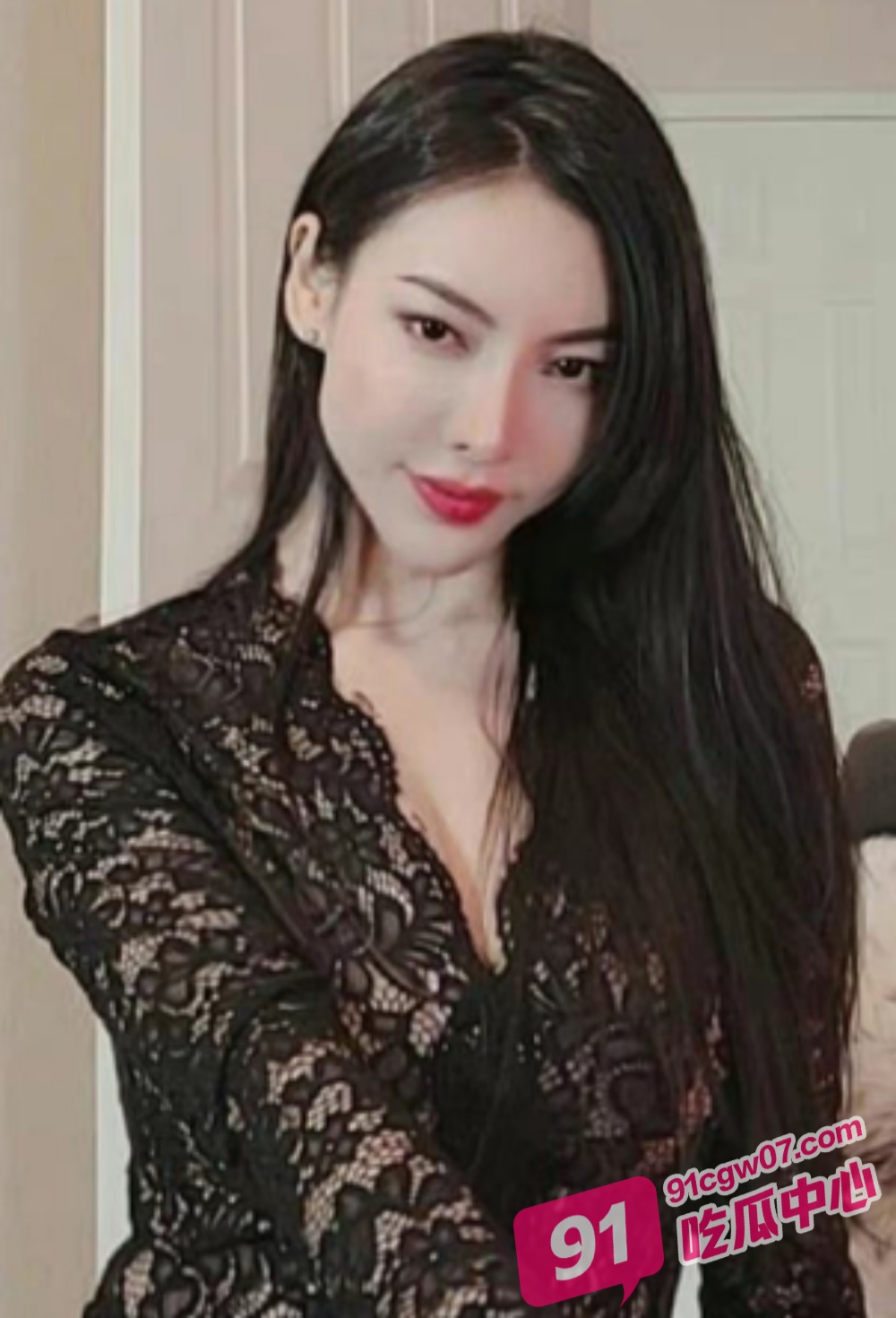 推特豪乳网红 谭晓彤 最新福利视频流出 极品骚货露奶擦边大跳骚舞 配图2