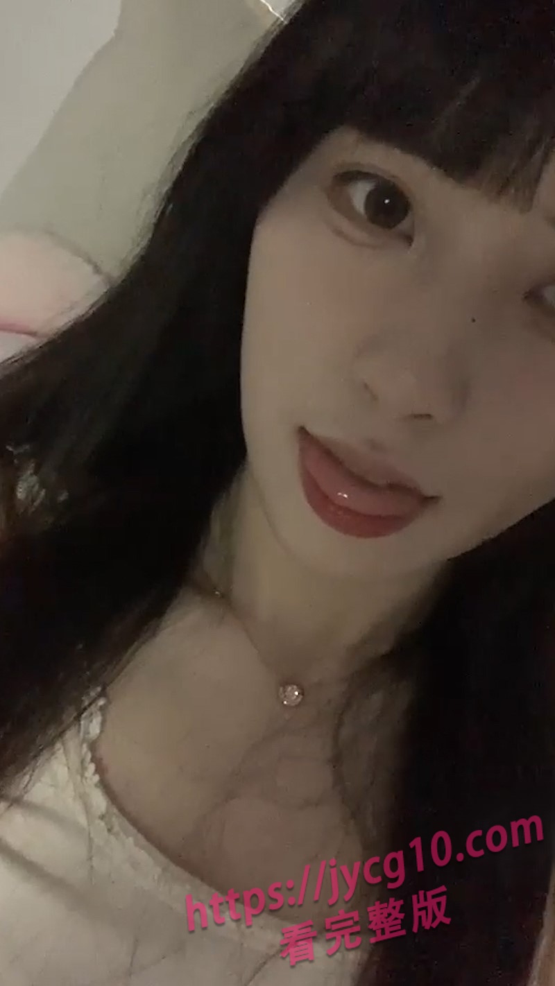 顶级美女果果定制片曝光 白嫩身段令人心动 配图2