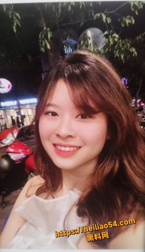 越南辣妹 BUITHITHUTHUY 裸贷爆雷 私密自慰视频曝光 粉嫩巨乳太诱人！