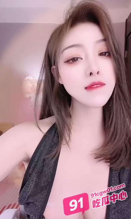 快手127w粉丝美女主播饭饭深夜直播发福利 私发榜一大哥万元定制骚舞！ 配图5