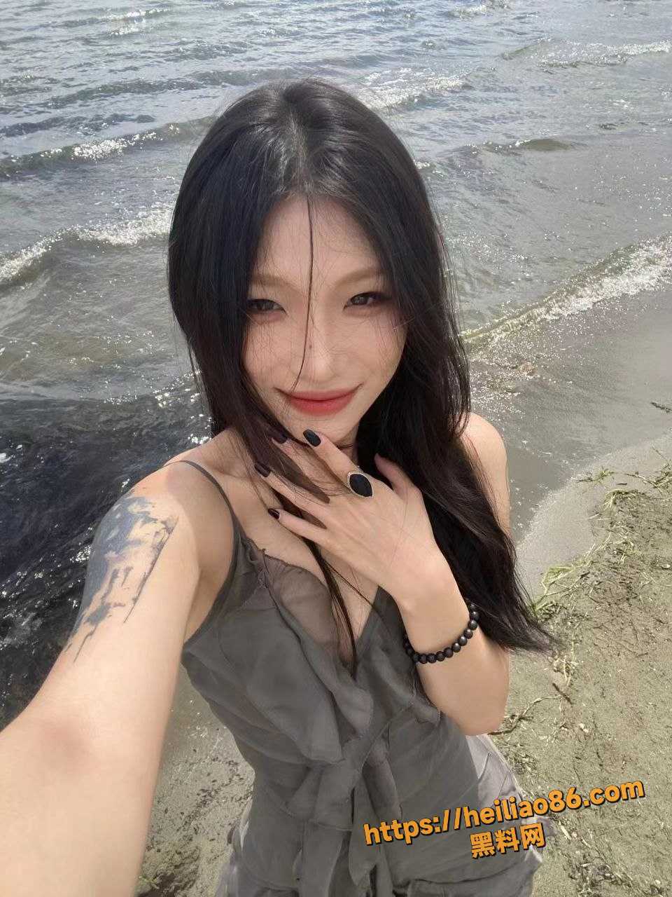 复旦大学文学系大二学姐 陈欣怡 黑丝女仆装酒店口交做爱视频被金主曝光