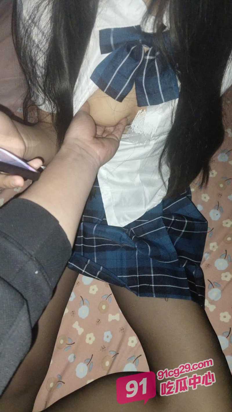 父女乱伦~女儿从老家回来后变得十分主动 全程精彩刺激对白! 配图2