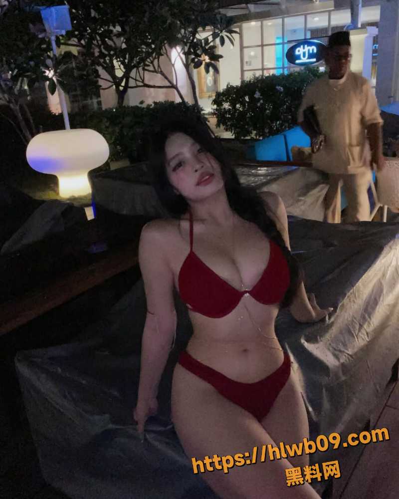 极品高颜值巨乳女神 露脸揉奶自慰喷水 情侣做爱猛操高潮  劲爆私密双料全网疯传！