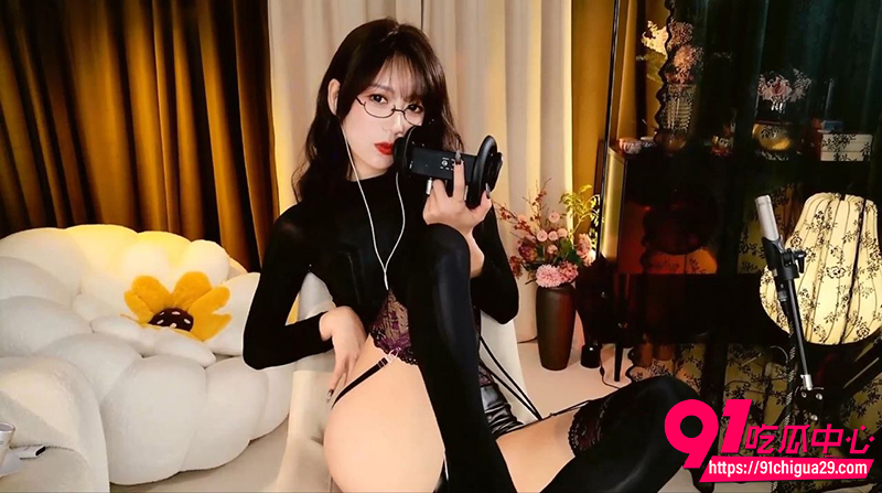 ASMR女神你的圈圈儿 定制豹纹皮裤足音助眠 极致诱惑深夜沉浸欲火焚身!