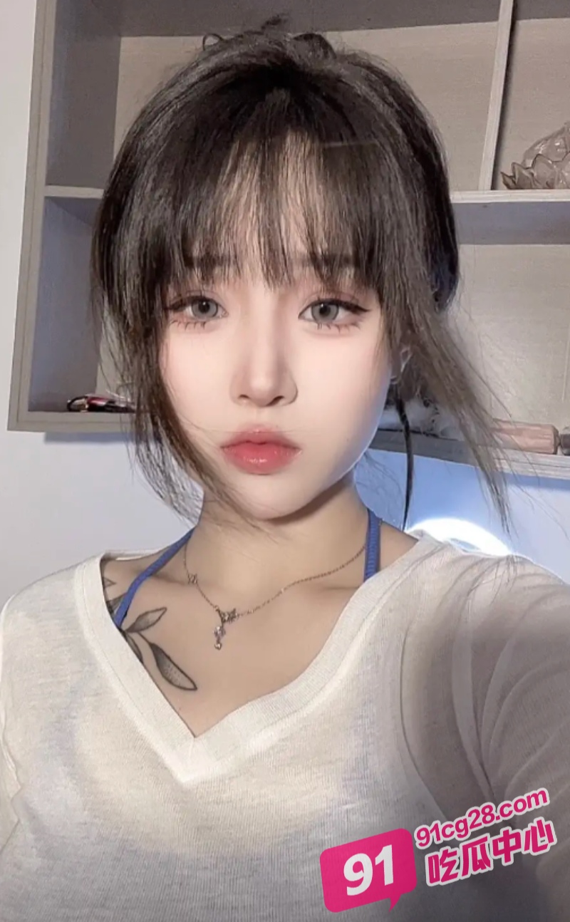 台湾巨乳少女江美琪4p现场 被三猛男坐压 凌虐play超刺激！ 配图2