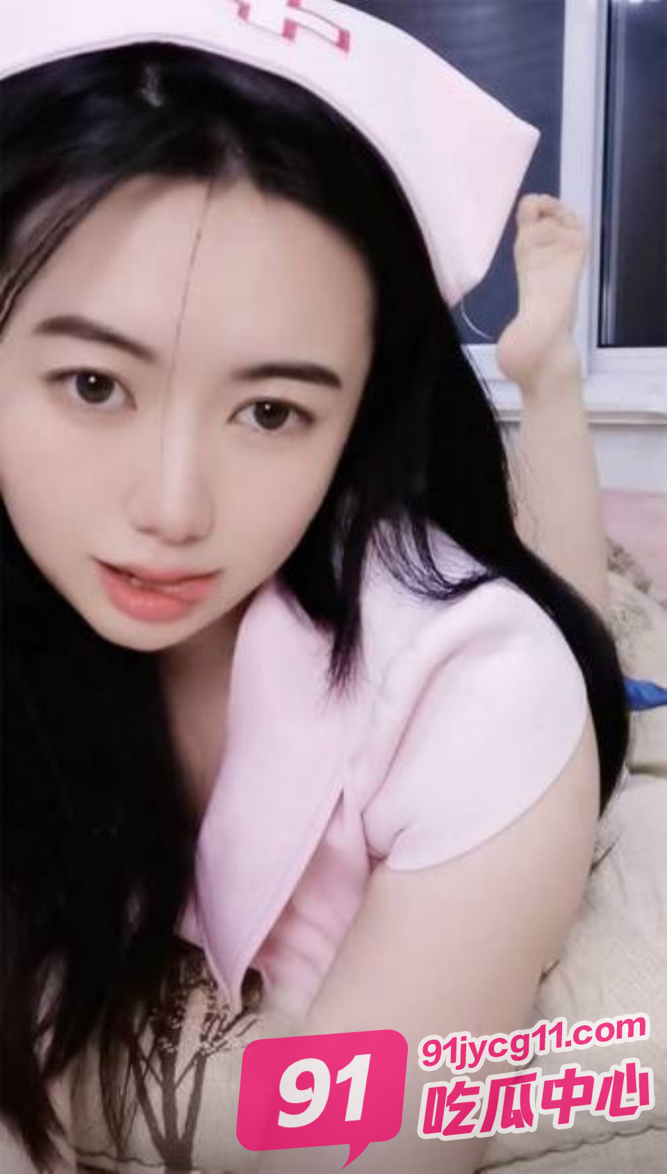 抖音主播殷萧童双视角私拍 主打一个极致反差～ 配图2