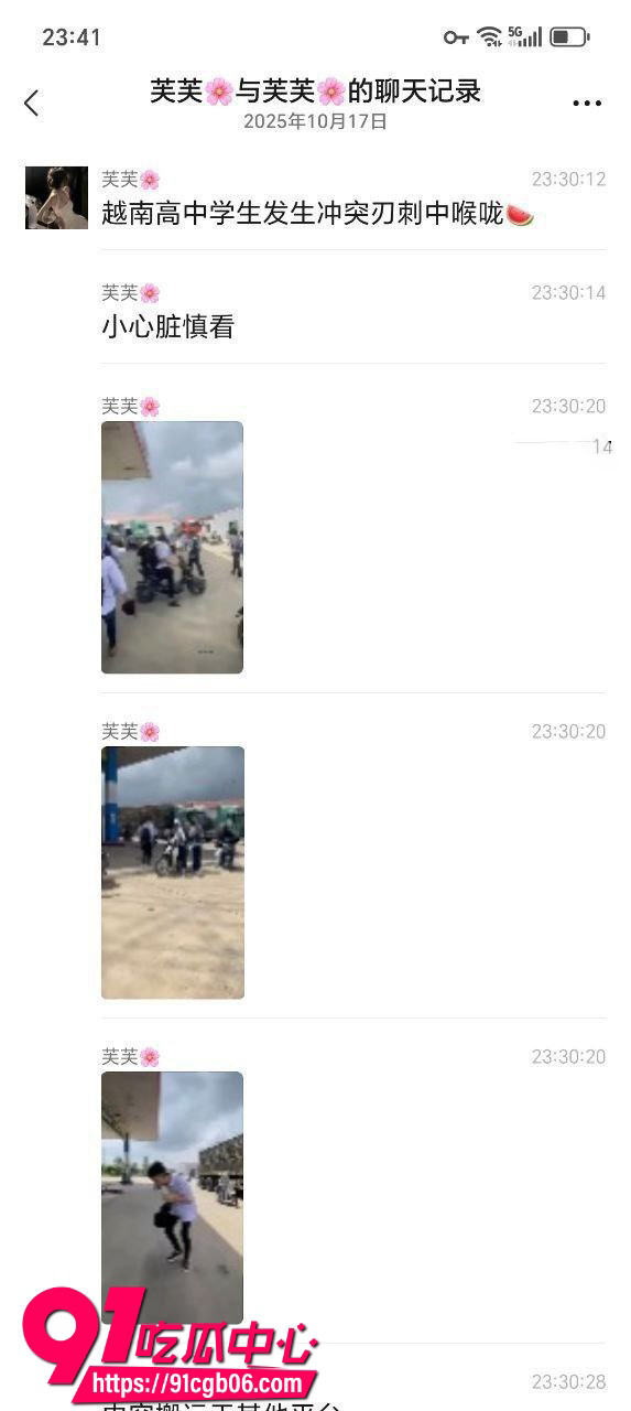 国外精神小伙更猛，打架直接变杀人3