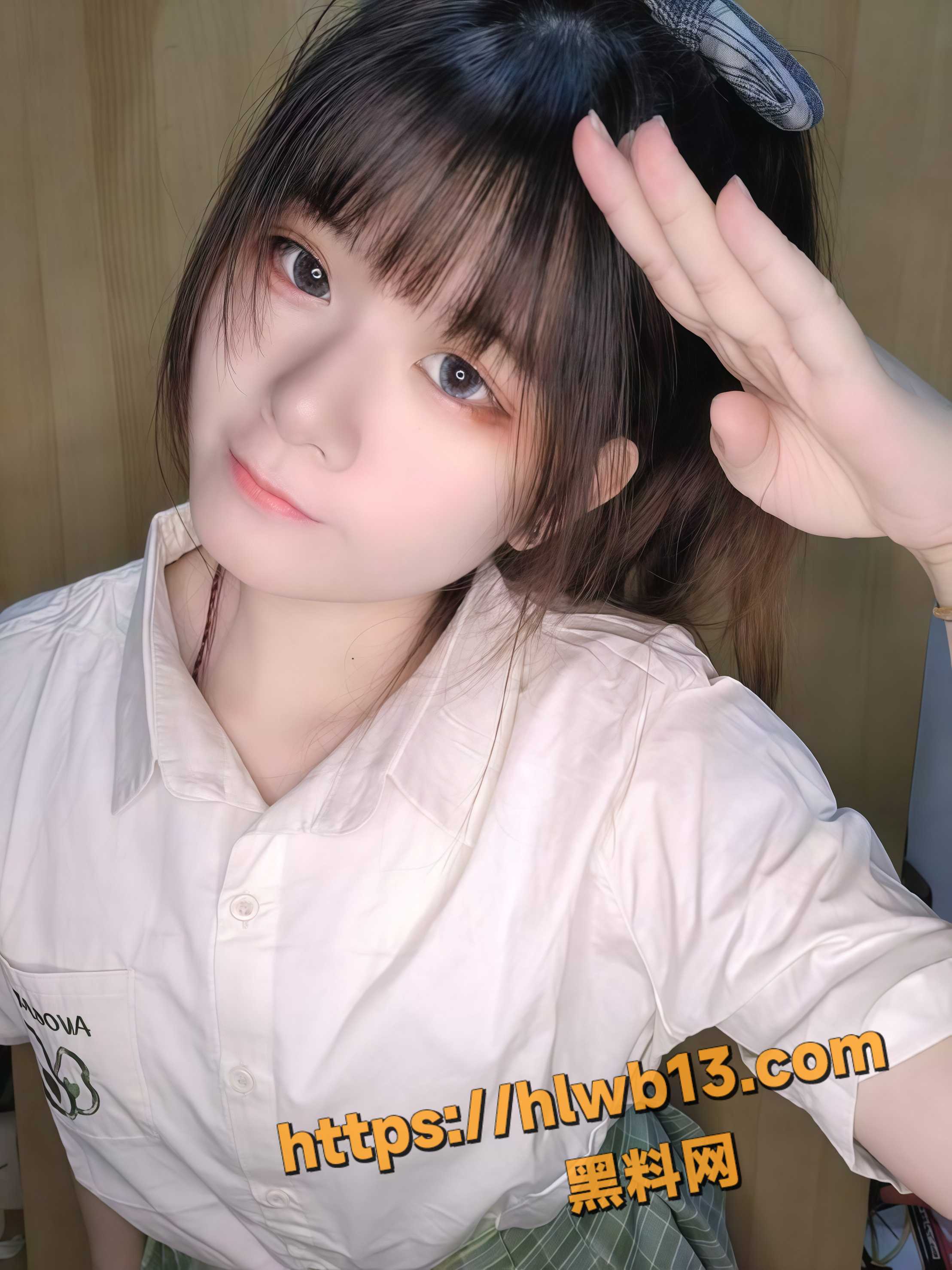 重庆师范大学极品反差婊 赵思青 乖乖女秒变深喉吞精母狗 口技超群直接看射三发！