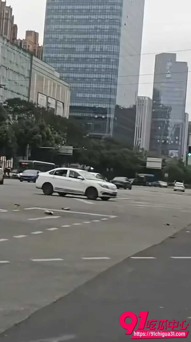 成都报复性马路撞人事件 5