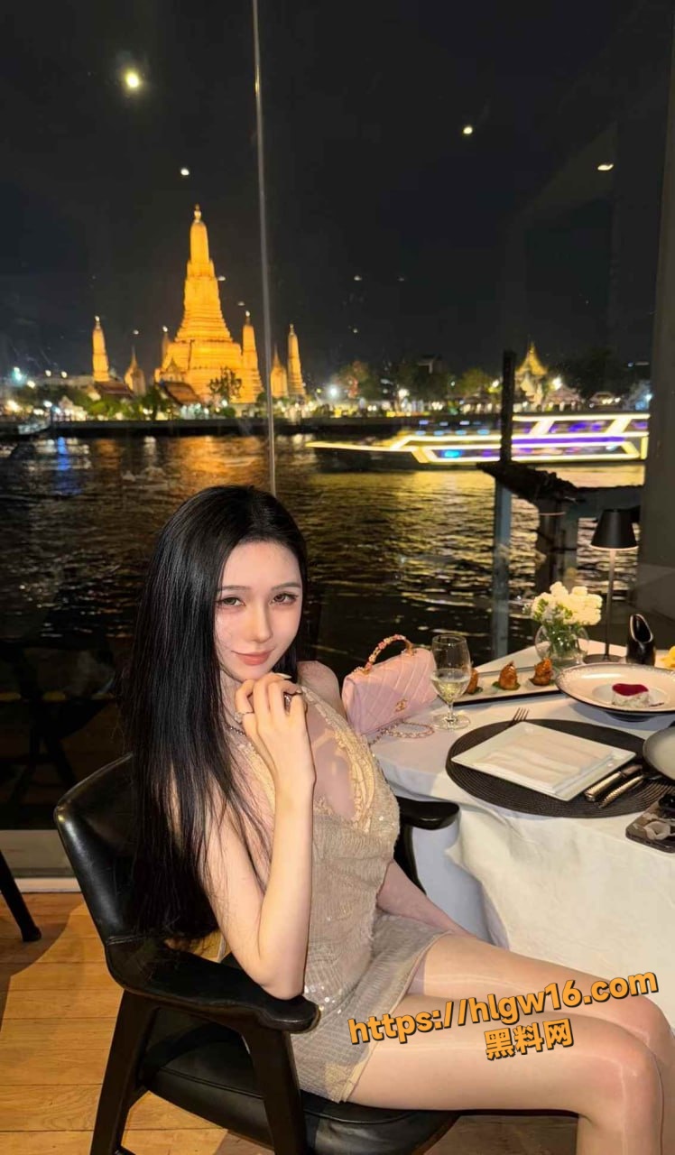 抖音极品颜值身材网红 魔人布偶 大尺度视频流出 重金定制模拟足交做爱合集！