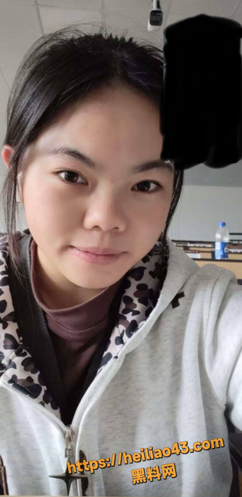 独家爆料 毛兰 贵州医科大学巨乳新生 处女漏逼自慰合集 奶量惊人反差炸裂！