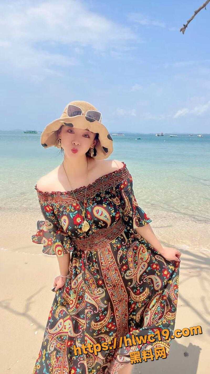 昆明母狗 张花婷 裸体发骚视频勾引男友 黑木耳湿到发光求操