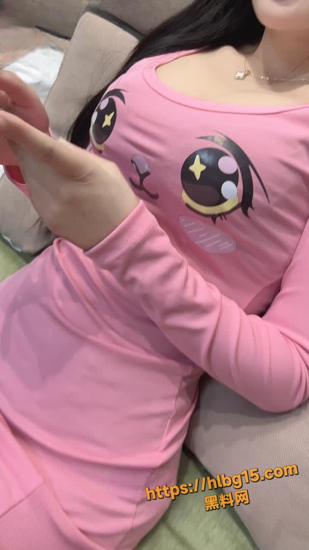 海角社区正义君火爆啪啪剧情 巨乳肥臀 极品粉色大眼睛 属实顶穿了！