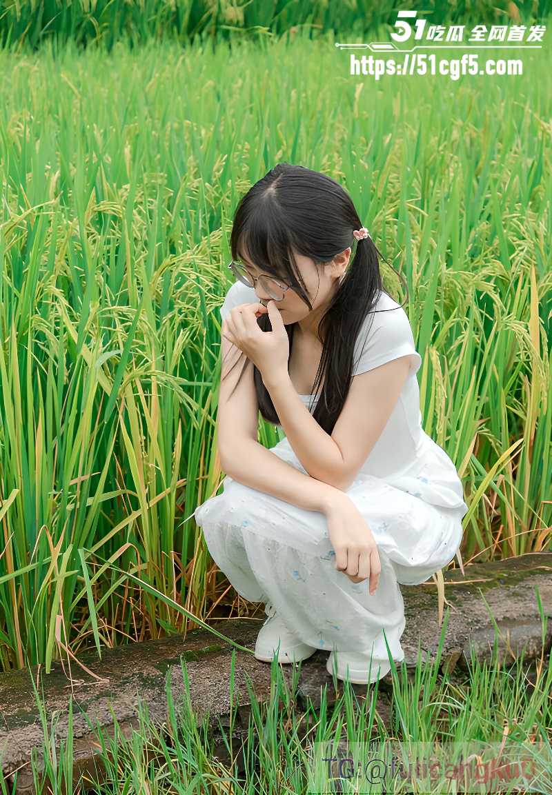 超嫩反差素人眼镜妹私人定制 1