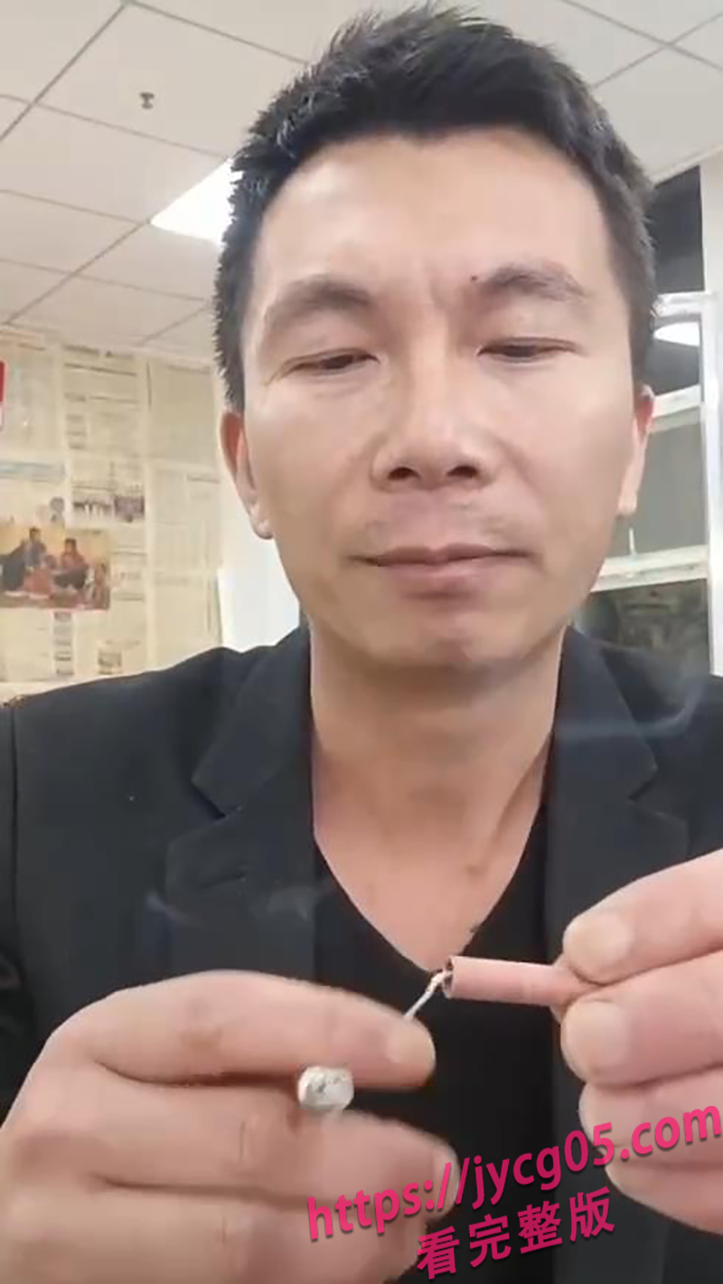 鞭炮塞进嘴里炸出血！低俗整活新下限！ 配图2