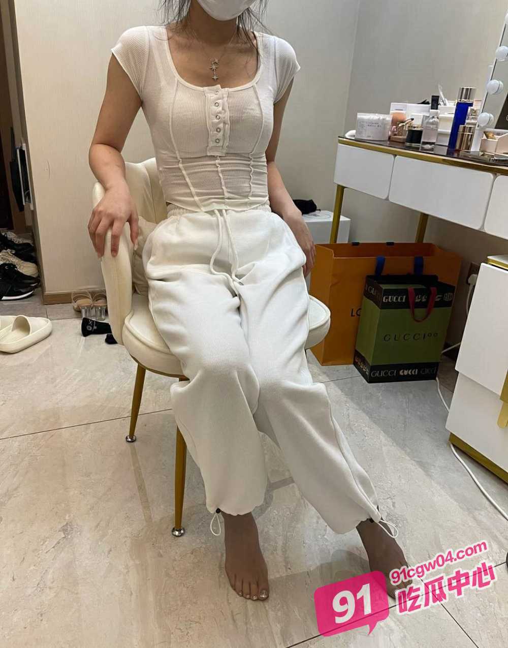 清远性感御姐 马利华 被主人带到厕所喝尿 最后射完妹子还要帮主人舔干净！ 配图3