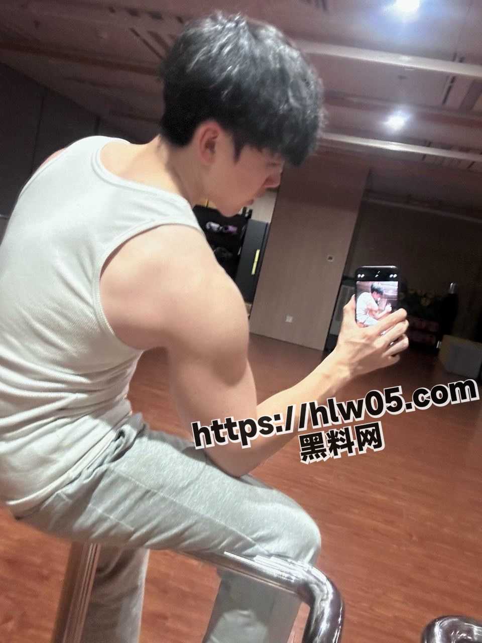 大鸡巴体育生 猛操巨乳红发女郎 奶子晃得眼睛花 妹子也喜欢被大屌填满的感觉！