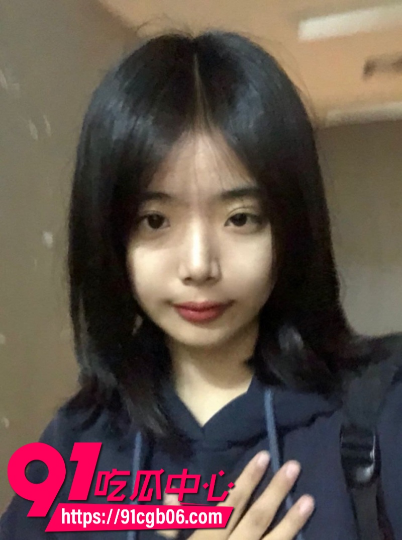 湖北高颜值女高中生 李幸月 分手后被男友背刺 曝光了两人大量性爱视频