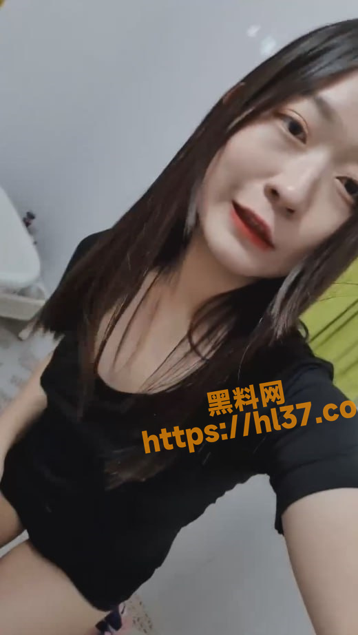 分手曝光系列 青岛海洋大学王丽君 私密视频遭渣男泄密 妹子看起来非常的清纯！