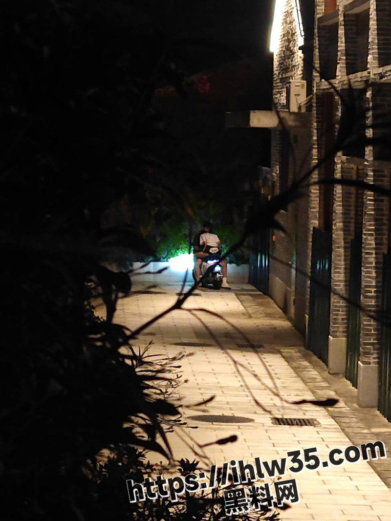 肇庆端州小伙开九号电瓶车约炮学生妹玩车震 保时捷也比不上九号电瓶车的辉煌了！