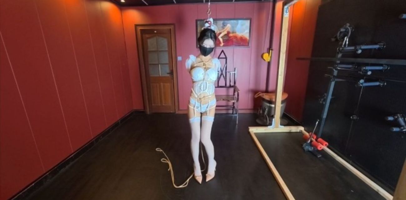 象人工作室出品 极品嫩妹汤圆体验骑马机加囚禁捆绑调教SM 骑马机震动棒强制高潮