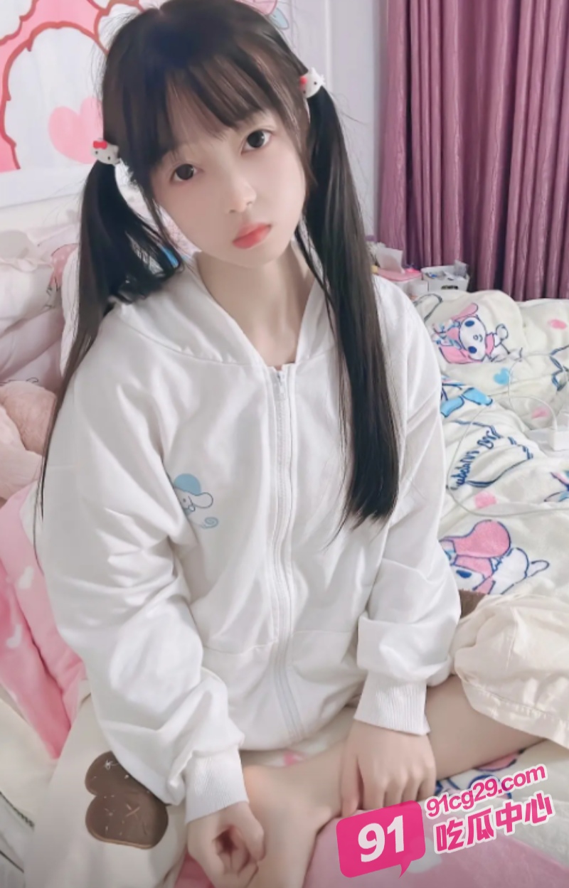 甜美萝莉直播上吊自杀 停止挣扎后出现尿失禁 看起来异常真实不像演的！ 配图3