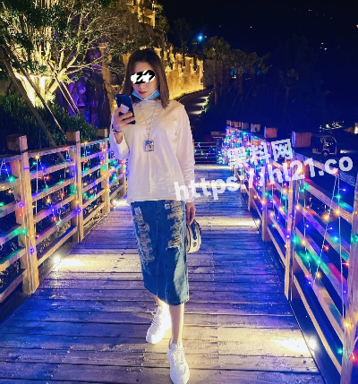 云南某夜场患有强大性瘾的母狗 炎炎 已成卖淫届一姐！曾与其继父乱伦过还被人捆绑虐完过～