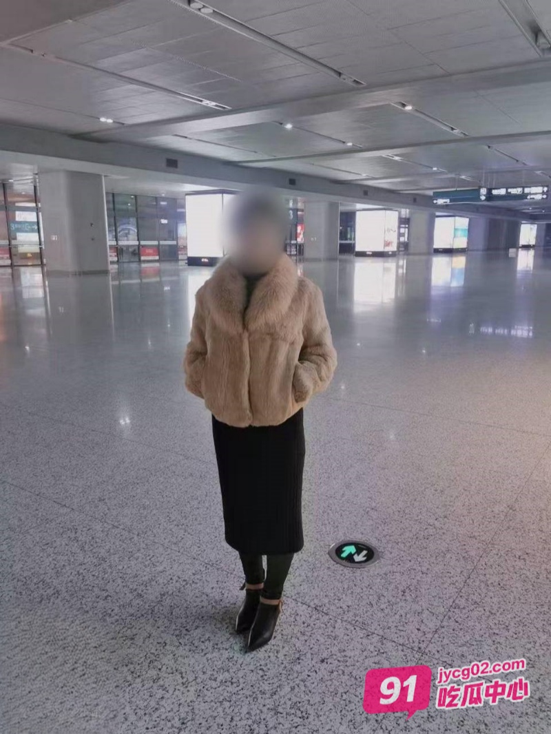 住家保姆被我深喉!来家里的保姆家务活干的让人非常满意~ 配图2
