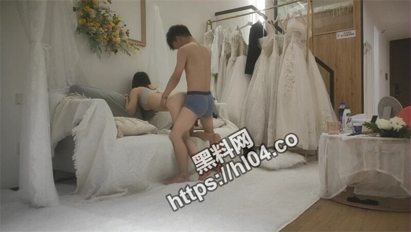 探花大神毛巾哥沈某重出江湖？婚纱店内爆操休学大学生！眼睛妹哭着直求饶！
