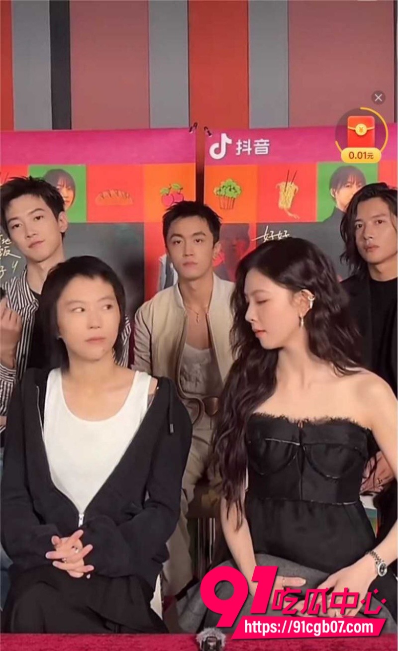 王菲女儿 窦靖童 被曝同性恋9