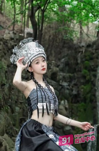 B站美女博主猫小娴 初下海制服诱惑 激情自爱让人欢喜！ 配图5