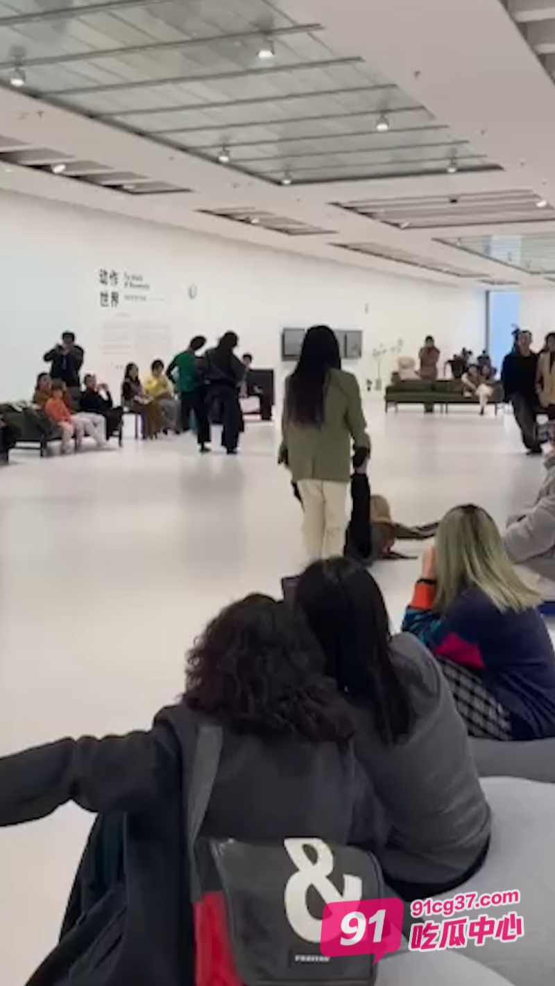 奇葩群举办线下活动 动作怪异行为抽象 这是什么毛病？