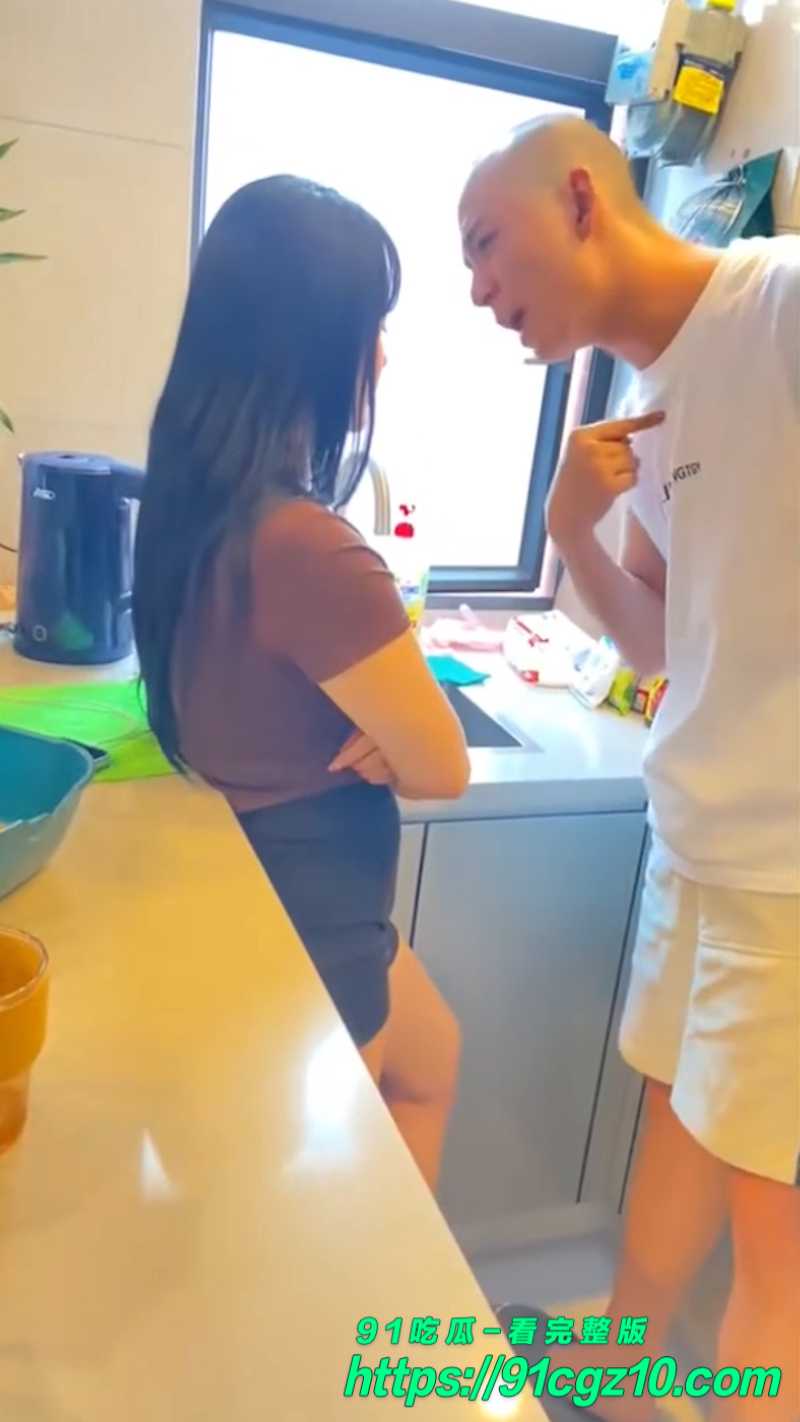 88年已婚少妇包养多个男模网页素材4素材水印版
