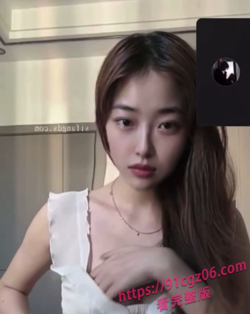 白天文静的女大学生 夜晚却与网友裸聊展现另一面 反差魅力让人上瘾
