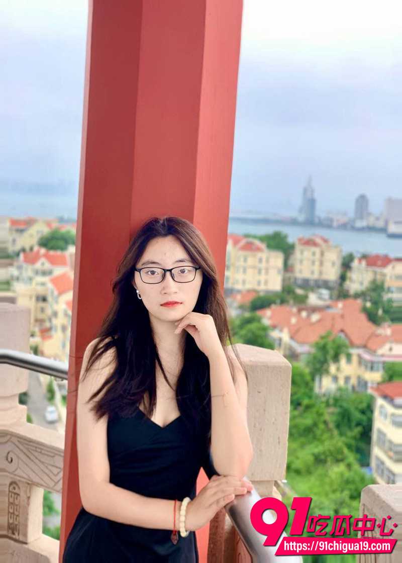 浙江嘉兴眼镜婊王盈莹 不雅视频流出 性瘾极大天天求操！