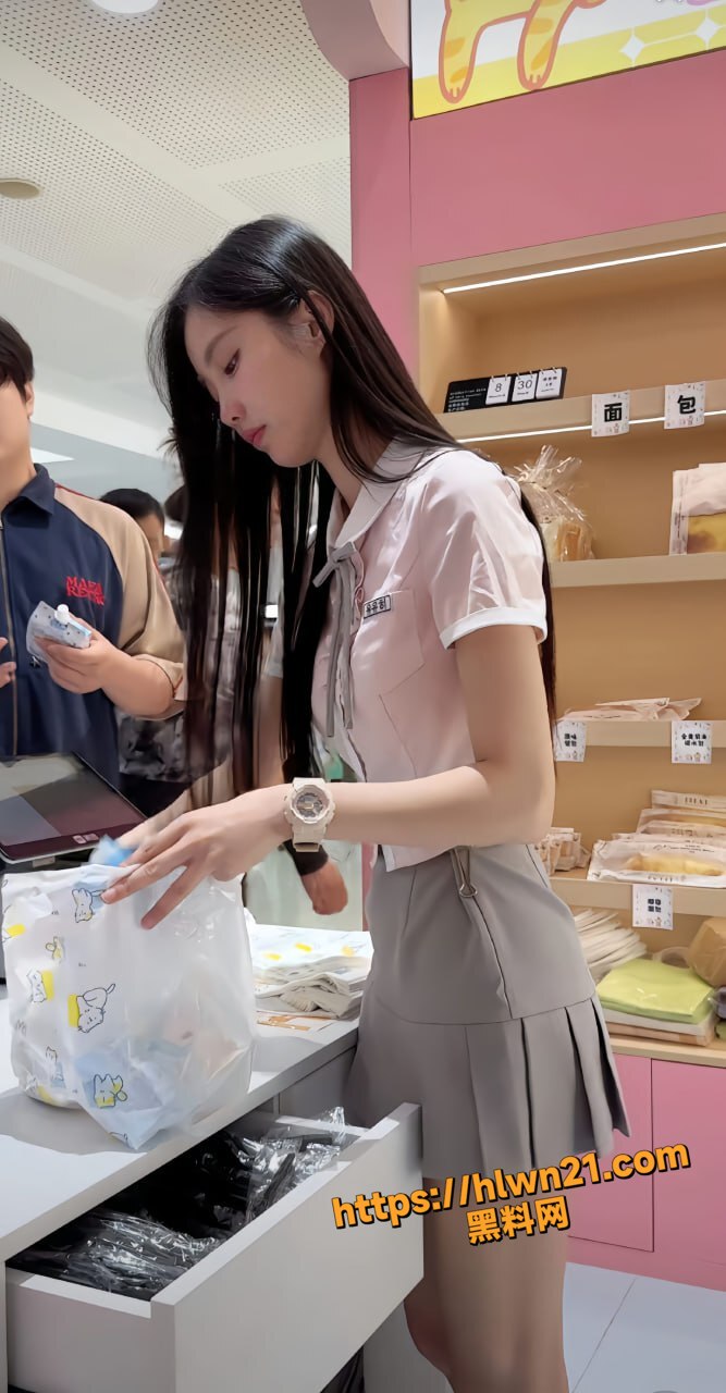 颜值高才是好利来蛋糕店的运营之道 空姐不一定在飞机上 可能也会在好利来 大佬约炮好利来女服务员视频被曝！